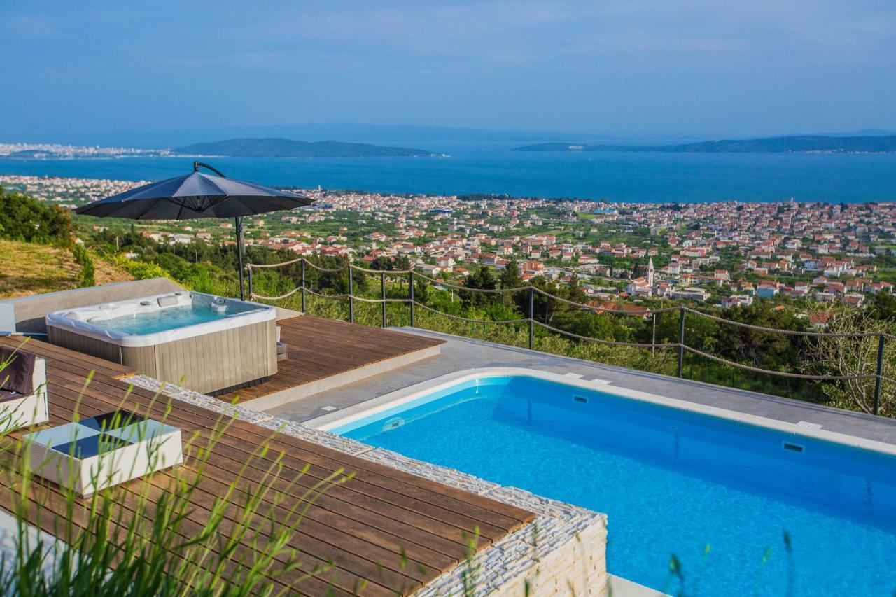 Villa Blue Hill Kastela Exterior photo